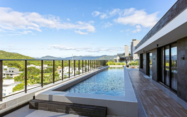 Apartment With/pool in Jurere Internacional Epc204