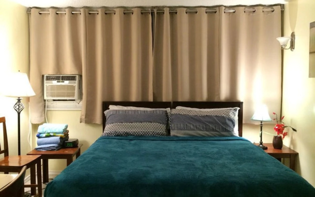 Waikiki Grand 704 - studio Br Condo