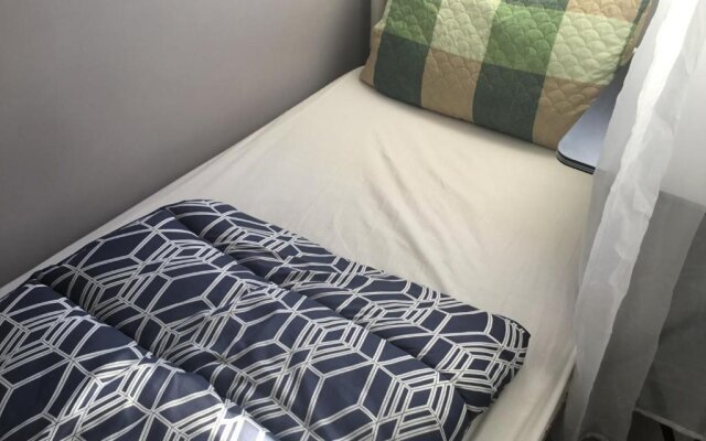 Just for sleep - Parisian Male dorm room -daily stay from 20h to 10h