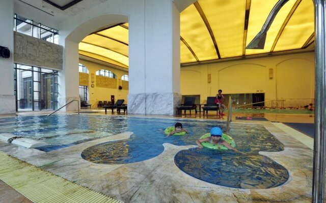 Lakeside International Hotel