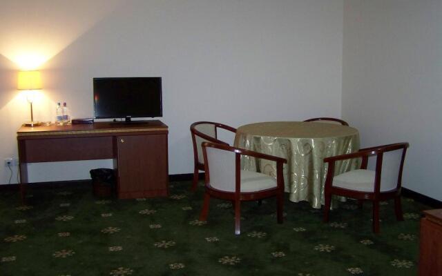 Отель Arien Plaza