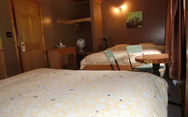 Alexa Chalets -Timber Inn & Restaurant
