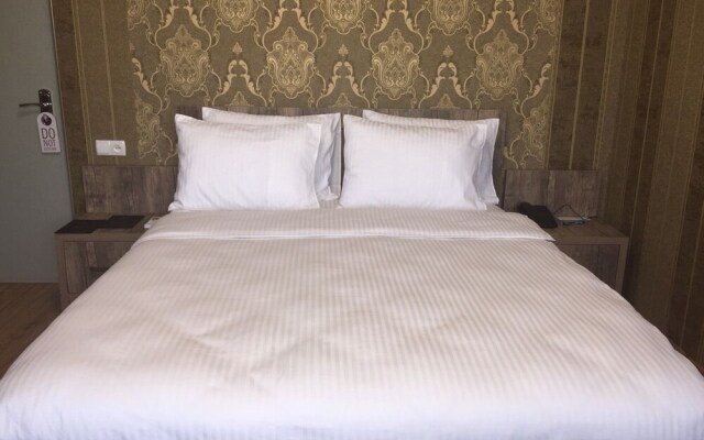 Hotel Atlantis Near Airport