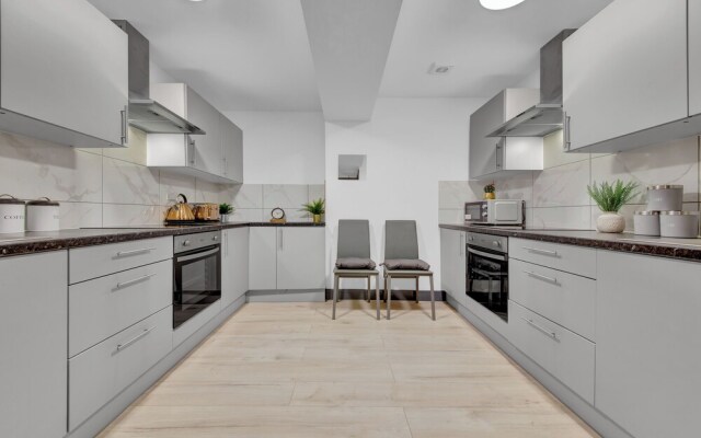 Serviced Ensuite Studio in Feltham London Heathrow