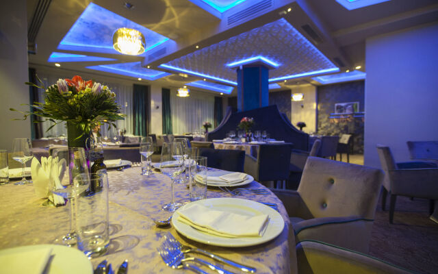 Exclusive Hotel & More