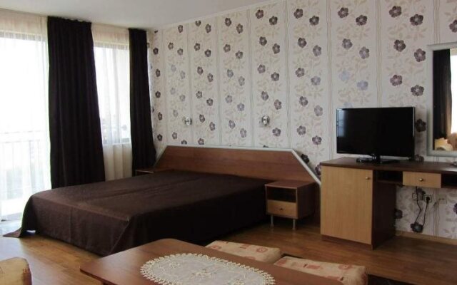 Guest House Ianis Paradise