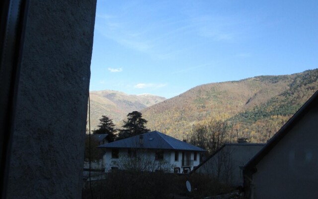Apartment With 2 Bedrooms in Bagneres-de-luchon, With Wonderful Lake V