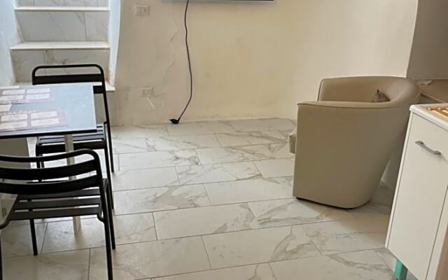 Mory&Clary Cave Palese Airport