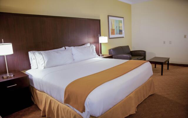Holiday Inn Express & Suites Houston North Intercontinental by IHG
