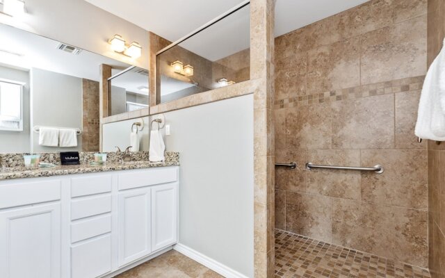 Latitude Adjustment - Private Pool/elevator!