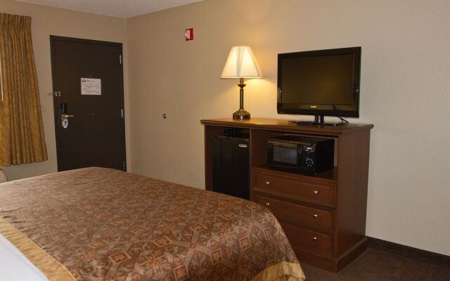 Greenlight Inn & Suites