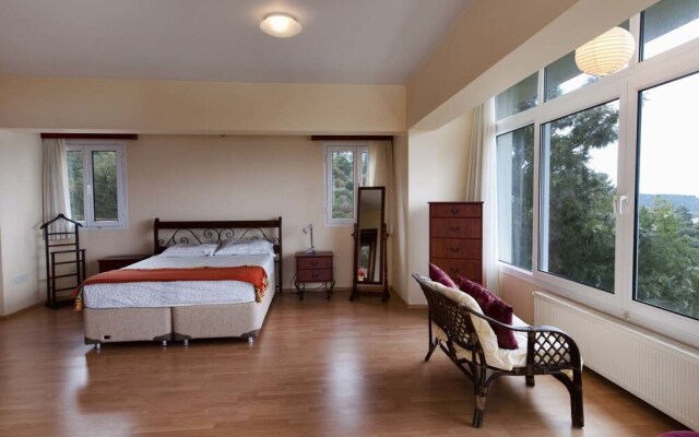Villa Hillcrest by Amy Villas