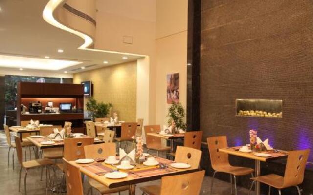 OYO Hotel: Capital O New Haven Hotel Near Lotus Temple