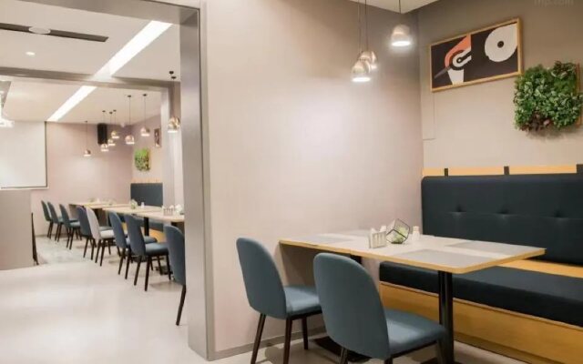Motel168 Shanghai Qi Bao Inn