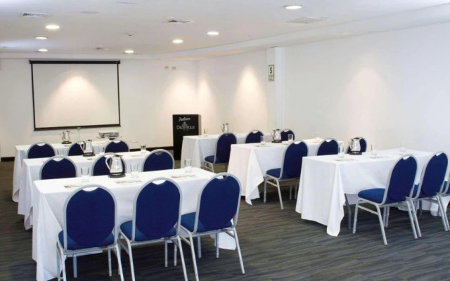 Radisson Hotel Decapolis Miraflores