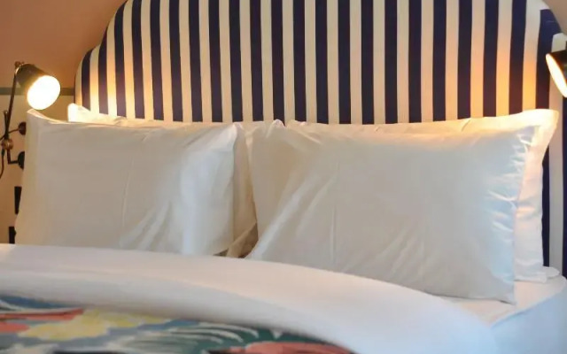 room2 Chiswick