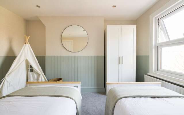 The Camberwell Nook - Lovely 5BDR House with Garden