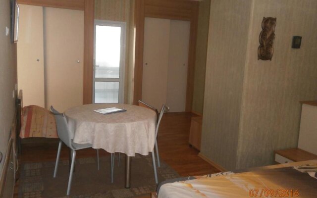Maystorov Guest House