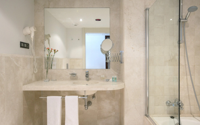 Hipotels Playa La Barrosa - Adults Only