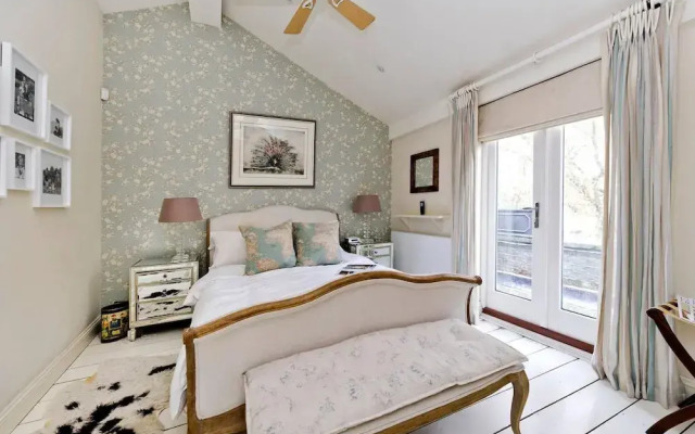 Delightful 3-bed Family Home Bayswater