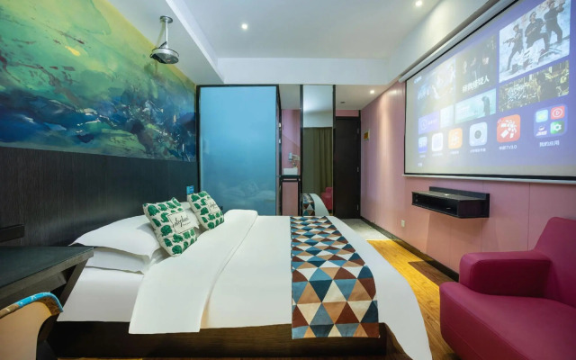 Roland Fashion Hotel (Tonghuai Subway Station T10 Tanshili Shopping Center Store)