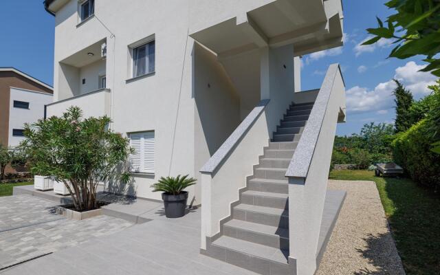 Spacious home with private terrace,200 m distant from the sea