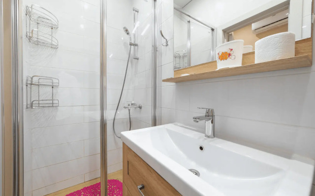 Делюкс на Хуторской 70, Deluxe Apartment