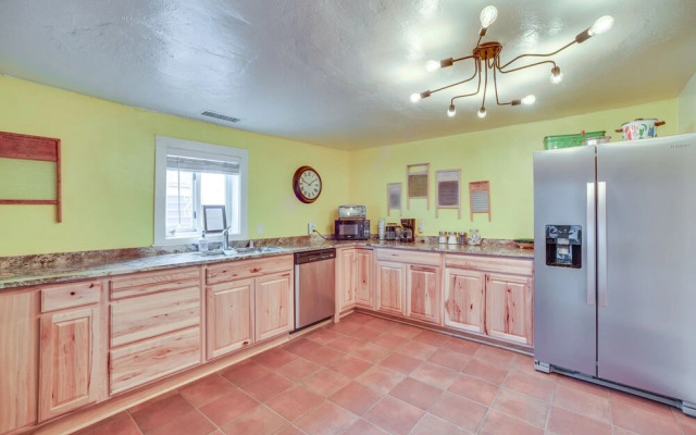 Dog-friendly Albuquerque Home w/ Patio & Yard!