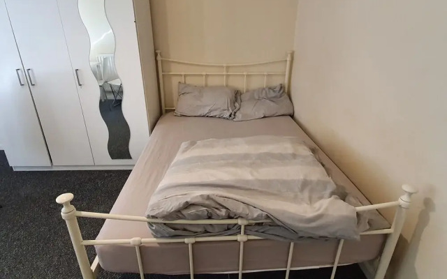 9 Vernon Close Serviced Holiday Home