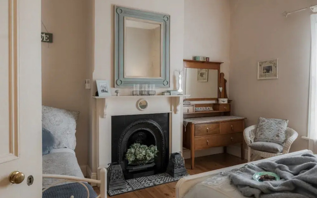 Azalea Cedar-Rose Villa