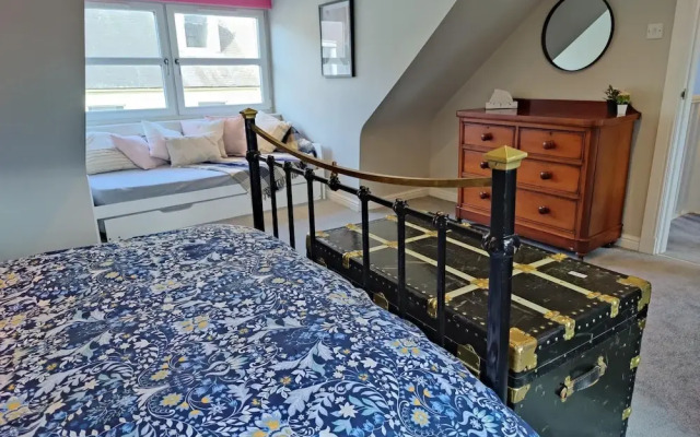 NEW Fabulous 2BD Maisonette Dunfermline, Fife