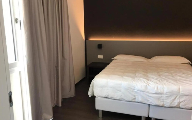 Venice Terminal Apartments & Suites