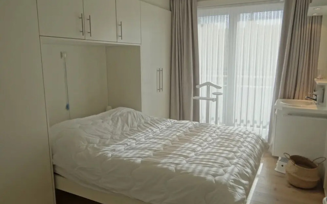 Coastal Comfort With Views