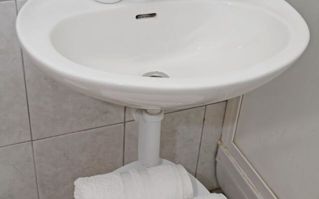 Apartment Sweet Romantic