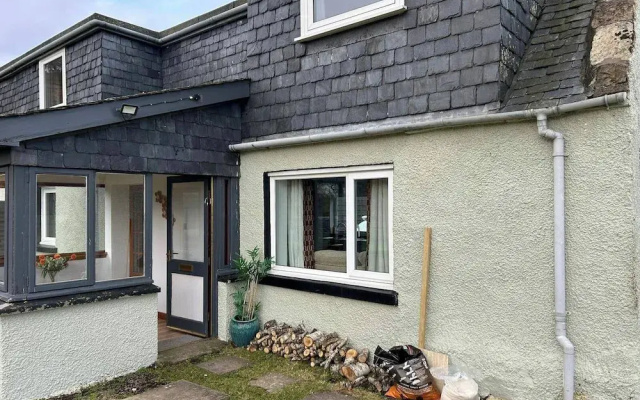 Hot tub - Garden - Bbq - Parking - Pets - Sleeps 6