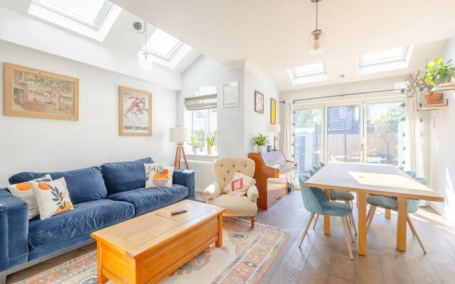 Charming 4BD House With Private Garden - Tooting