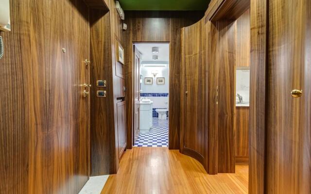 Pantheon Antique Suite