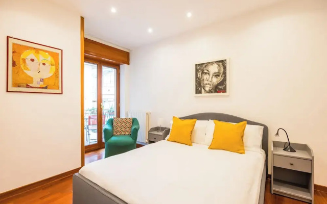 Colonna Classic Style Apartment