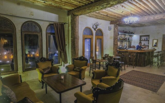 Kalsedon Cave Suites