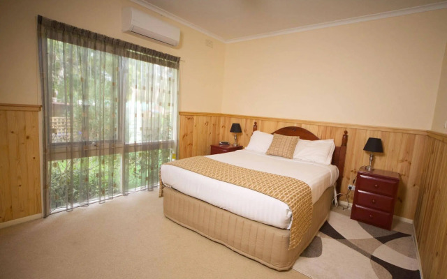 Sanctuary House Healesville Motel