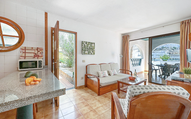 Laguna Apartments