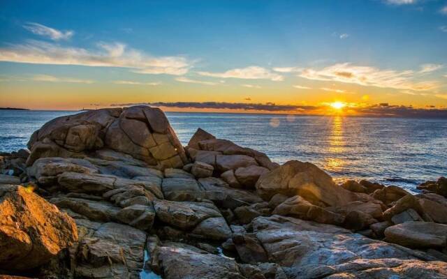 Atlantis Oceanfront Inn