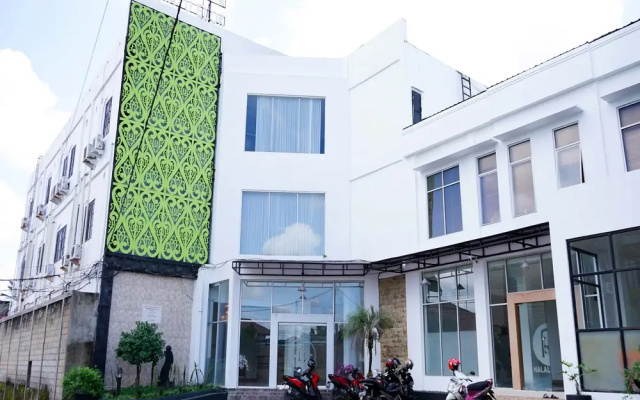 Urbanview Hotel Ratu Elok Syariah Banjarbaru by RedDoorz