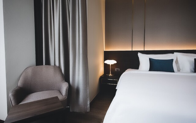 SAM E Hotel Bangkok Sathorn