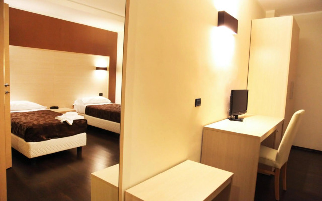 Hotel Sogni D'Oro Airport