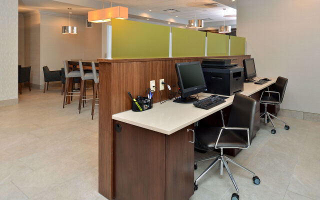 Holiday Inn Express St. Louis West - O'Fallon by IHG