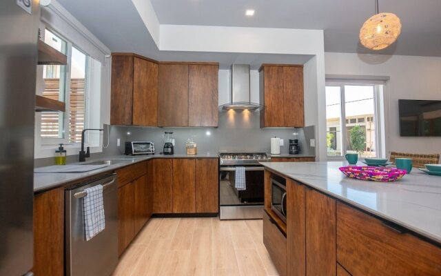 Casa Palmera 2 Bedroom Home by RedAwning