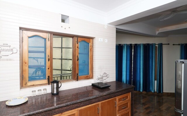 OYO 13042 Home Elegant 3BHK Picture Palace