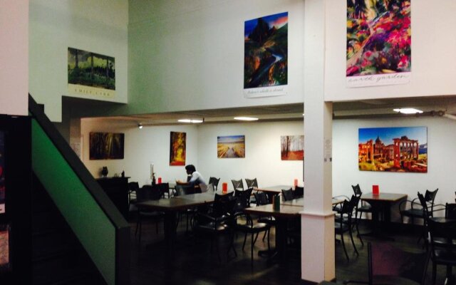 HI-Victoria Hostel