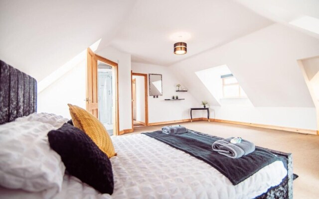 Threeways Retreat With Heated Swimming Pool